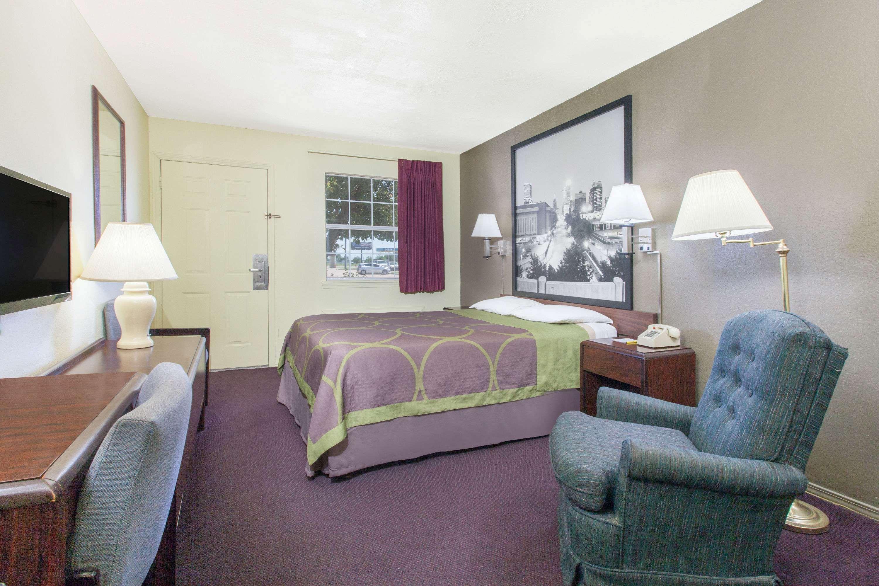 Rodeway Inn Muskogee Exterior photo