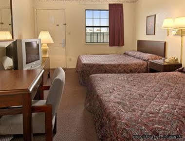 Rodeway Inn Muskogee Exterior photo