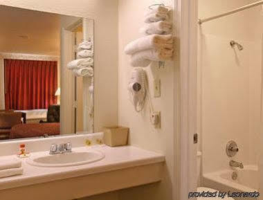 Rodeway Inn Muskogee Exterior photo